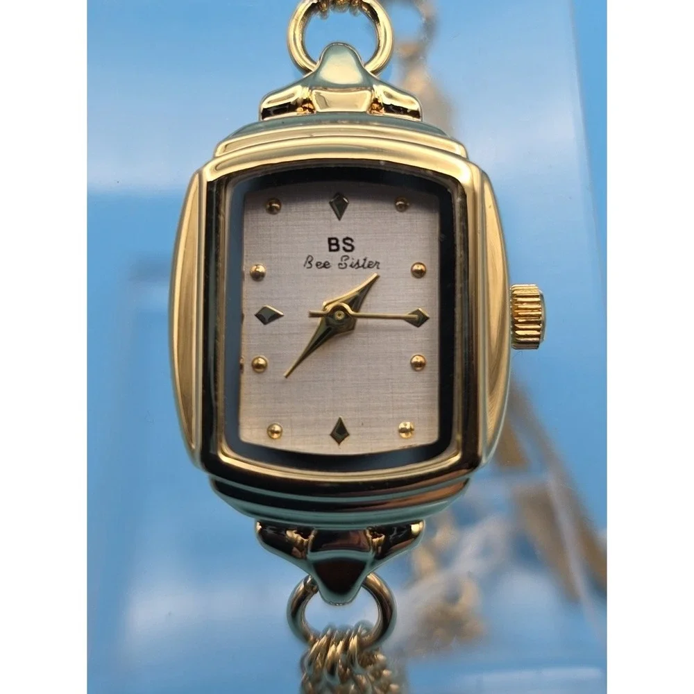 Bee‎ Sister Women's Goldtone Bracelet Watch 7in New #0341